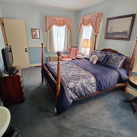 Montague Inn Bed & Breakfast Сагъно Екстериор снимка