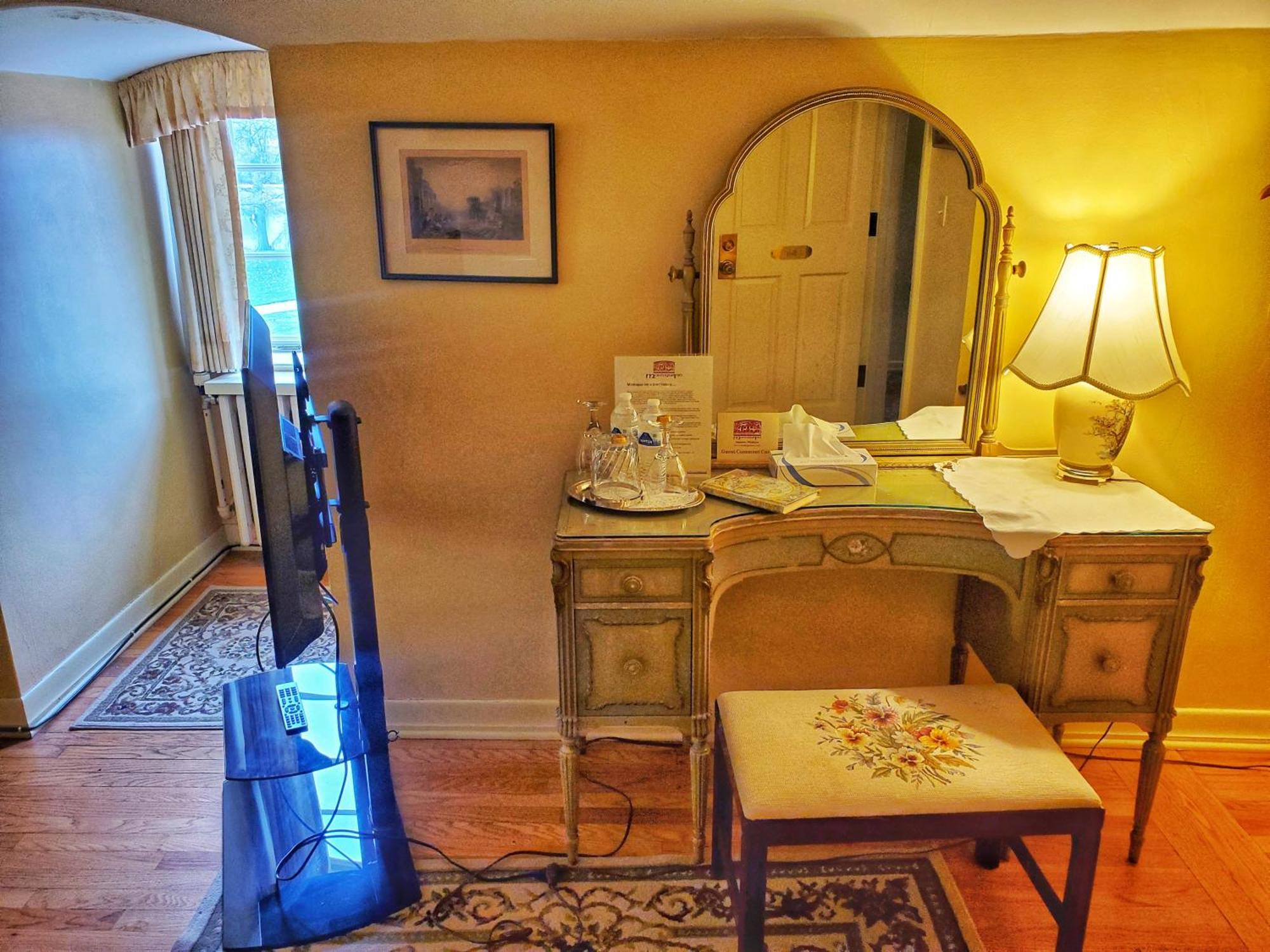 Montague Inn Bed & Breakfast Сагъно Екстериор снимка