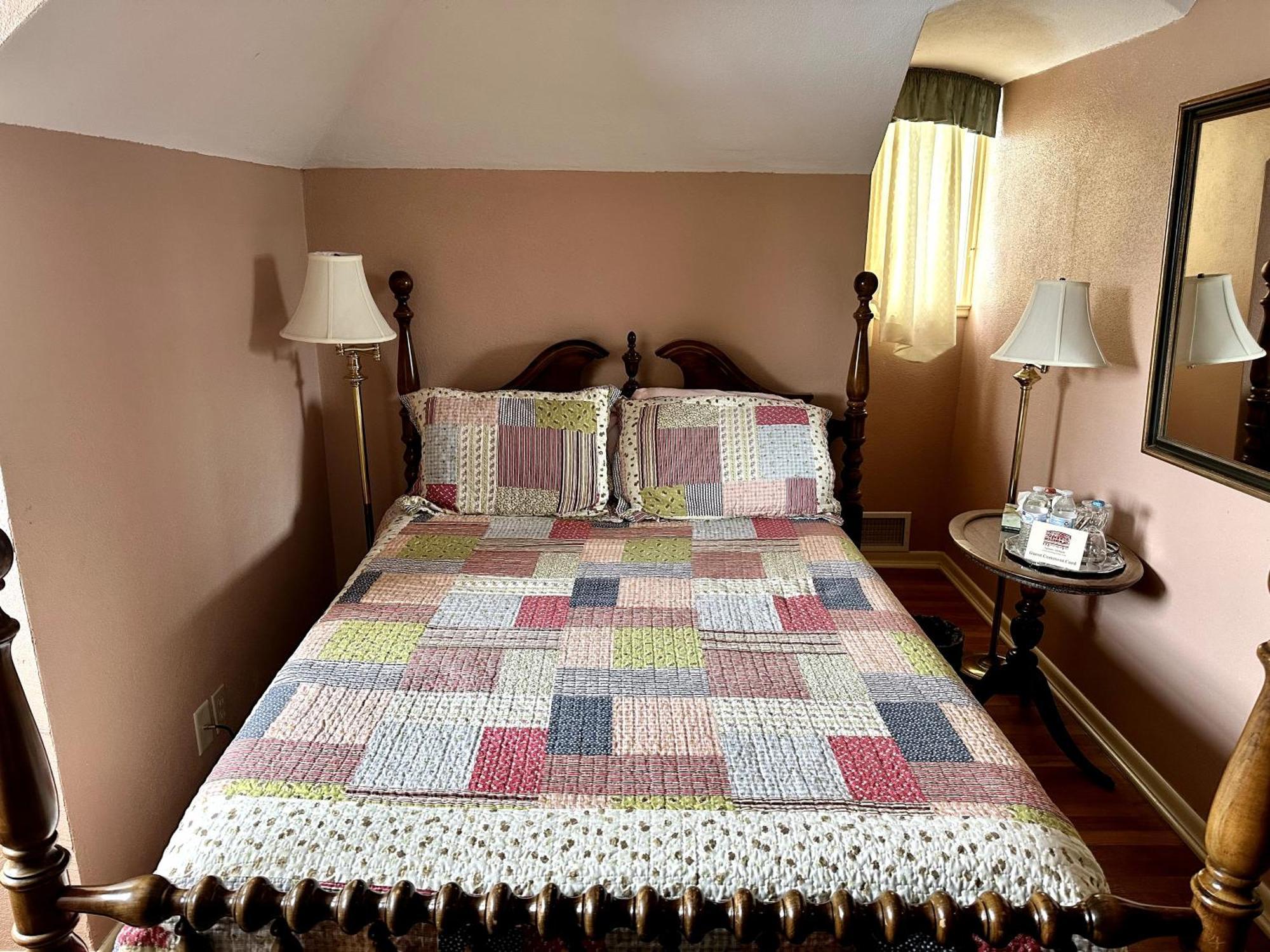 Montague Inn Bed & Breakfast Сагъно Екстериор снимка