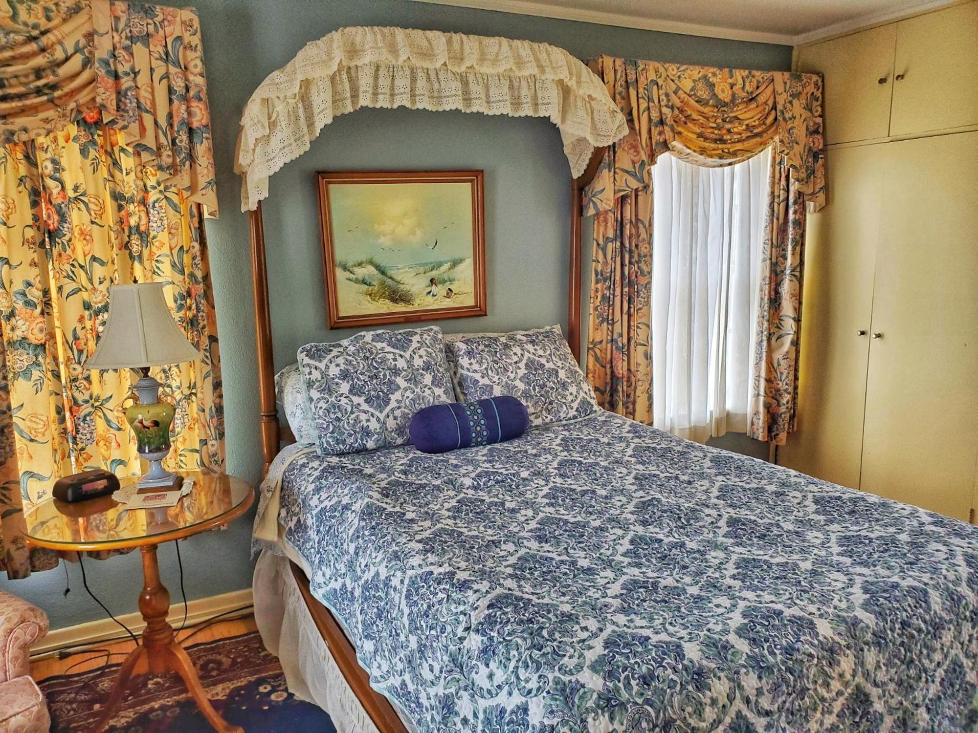 Montague Inn Bed & Breakfast Сагъно Екстериор снимка