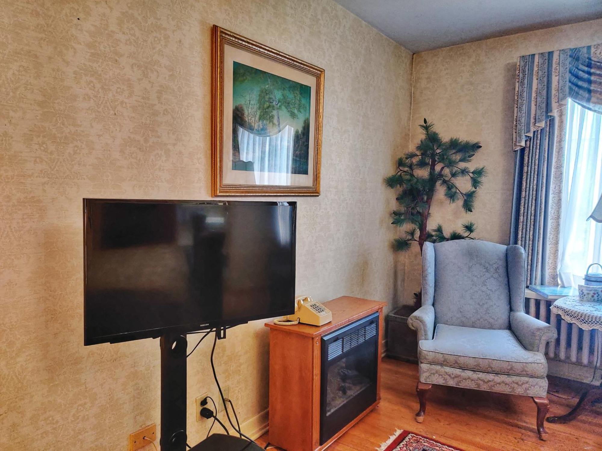 Montague Inn Bed & Breakfast Сагъно Екстериор снимка